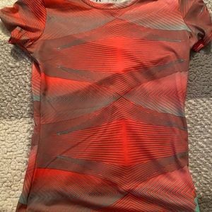 Workout top. Under armour  fitted